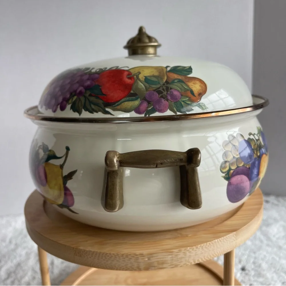 Cornucopia enamelware qt